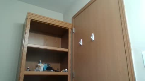 Snapshot of bud42o chatting on October 7, 2025, 4:42 am Bud42o online show from October 7, 2025, 4:42 am