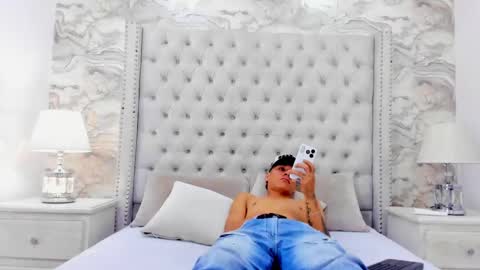 Buda y Cataleya online show from October 7, 2025, 2:47 pm