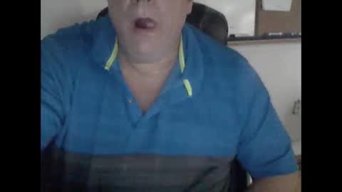 Snapshot of buddyluvzumore chatting on December 26, 2024, 12:36 am buddyluvzumore online show from December 26, 2024, 12:36 am