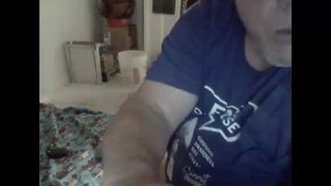 Snapshot of buddyluvzumore chatting on January 14, 2025, 10:06 am buddyluvzumore online show from January 14, 2025, 10:06 am