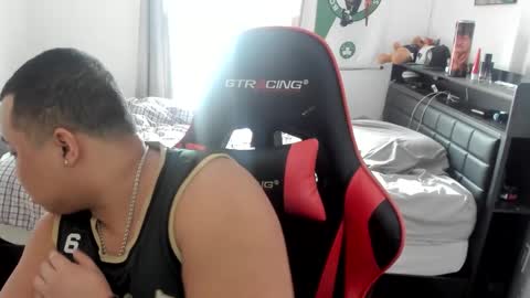 buffsexyman24 online show from February 20, 2025, 5:51 pm