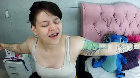 Snapshot of bug2025 chatting on December 5, 2025, 3:30 pm bug2025 online show from December 5, 2025, 3:30 pm