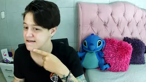 Snapshot of bug2025 chatting on December 21, 2025, 3:24 am bug2025 online show from December 21, 2025, 3:24 am