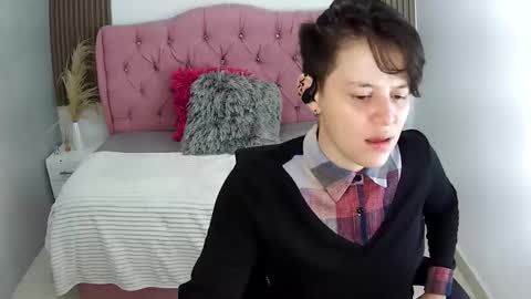 Snapshot of bug2025 chatting on February 11, 2026, 1:32 am bug2025 online show from February 11, 2026, 1:32 am