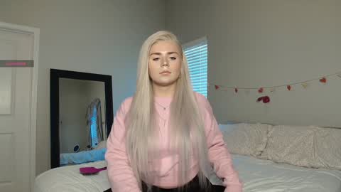 buitifulblonde online show from January 19, 2025, 6:43 pm