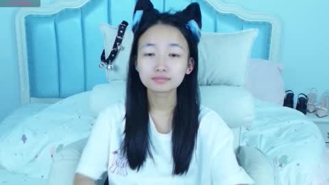 Sandy----xx online show from November 3, 2025, 1:01 pm