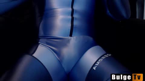 z...... online show from November 6, 2025, 2:51 pm