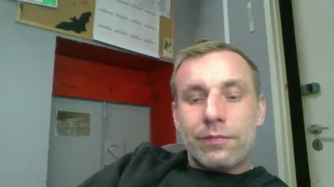 Snapshot of bull1984pol chatting on November 26, 2025, 1:39 am bull1984pol online show from November 26, 2025, 1:39 am