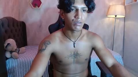 bull_cam online show from October 25, 2025, 3:29 pm