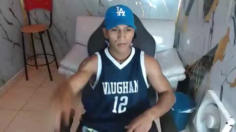 Snapshot of bull_cam chatting on January 18, 2026, 4:22 pm bull_cam online show from January 18, 2026, 4:22 pm