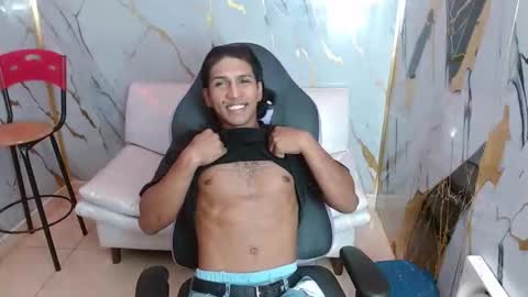 Snapshot of bull_cam chatting on February 1, 2026, 2:04 pm bull_cam online show from February 1, 2026, 2:04 pm