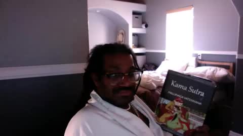 Bungalow Entertainment online show from October 19, 2025, 7:58 pm