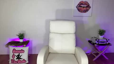 BUNNIE and THE DUDE TheLebowskis online show from October 28, 2025, 6:28 am