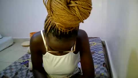 bunny_bliss1 online show from May 14, 2026, 10:27 pm