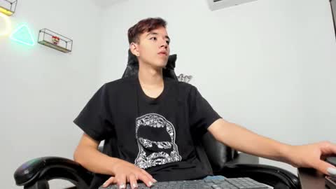 bunny online show from November 3, 2025, 12:28 pm