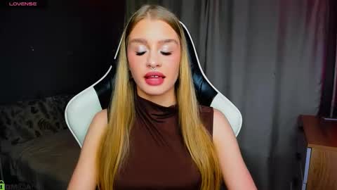 Snapshot of bunny_wetty chatting on November 4, 2025, 6:40 pm ruslana online show from November 4, 2025, 6:40 pm