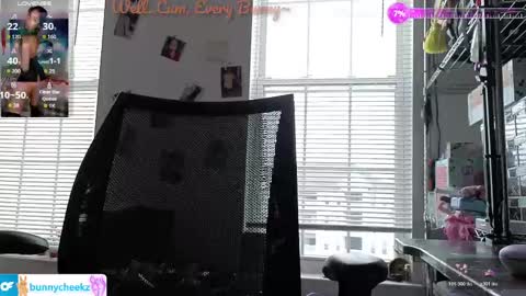 Tokki  bunny  online show from April 29, 2026, 8:04 pm