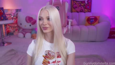 Stella online show from November 19, 2025, 9:59 pm