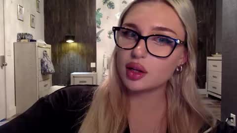 Snapshot of bunnykhalessi chatting on October 17, 2025, 2:26 am OnlyFans BunnyKhalessi online show from October 17, 2025, 2:26 am
