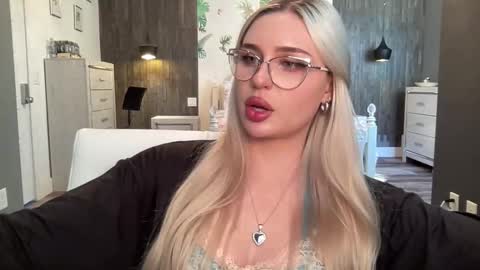 Snapshot of bunnykhalessi chatting on October 20, 2025, 9:59 pm OnlyFans BunnyKhalessi online show from October 20, 2025, 9:59 pm