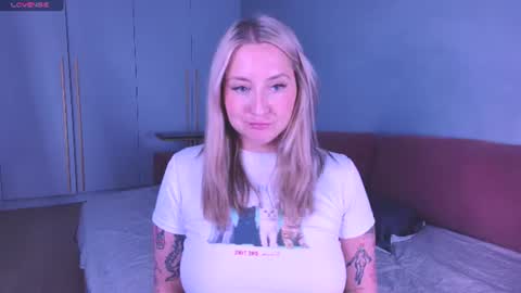 Lissa online show from June 14, 2026, 8:11 pm