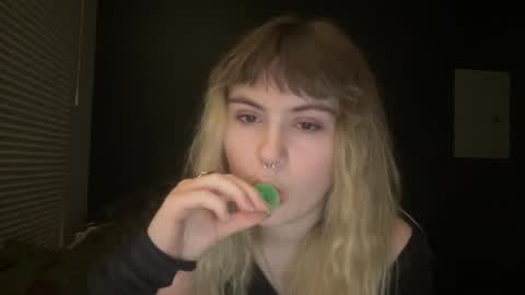 esme gray online show from January 18, 2025, 7:28 am