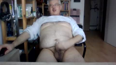 Snapshot of busibaer666 chatting on January 25, 2025, 8:42 am busi online show from January 25, 2025, 8:42 am
