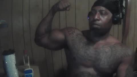 Snapshot of bussitdown_313 chatting on October 12, 2025, 3:05 am BussItDown 313 online show from October 12, 2025, 3:05 am