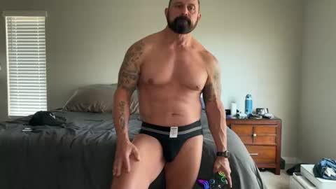 Snapshot of bustedsprockets chatting on October 20, 2025, 9:59 pm Pocket Daddy cockring gaycouple cockring lovense daddy online show from October 20, 2025, 9:59 pm