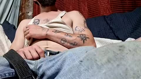 Snapshot of buster18hymen chatting on September 16, 2025, 4:24 am Buster18Hymen online show from September 16, 2025, 4:24 am