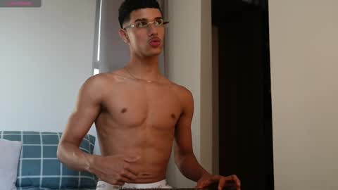 Buster independent model online show from November 2, 2025, 9:17 pm