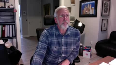 Snapshot of bustinout99 chatting on January 10, 2025, 8:48 pm afternoon wood online show from January 10, 2025, 8:48 pm