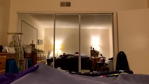 Snapshot of busty_2008 chatting on February 27, 2026, 4:34 am busty_2008 online show from February 27, 2026, 4:34 am