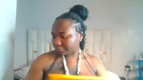 Snapshot of busty_mellons69 chatting on October 17, 2025, 12:30 pm busty_mellons69 online show from October 17, 2025, 12:30 pm