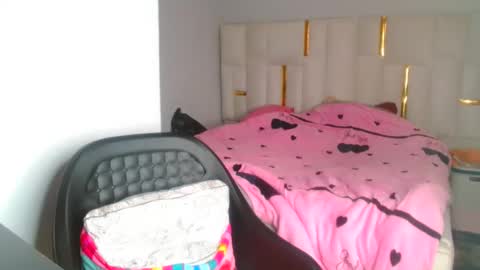 Snapshot of busty_mellons69 chatting on October 31, 2025, 12:50 pm busty_mellons69 online show from October 31, 2025, 12:50 pm