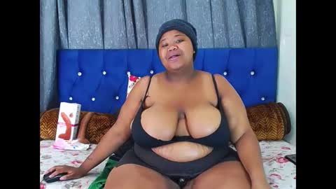 bustybmwx online show from October 28, 2025, 11:36 am