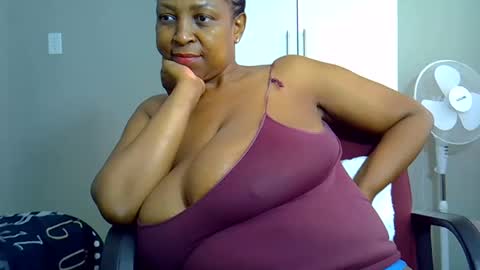 bustytessa37 online show from February 13, 2025, 6:30 am