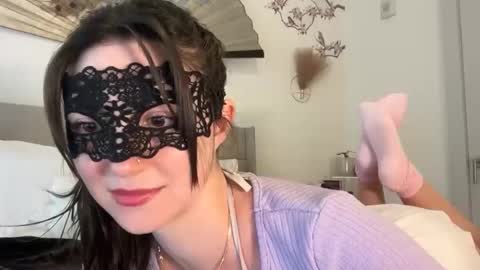 busy_bee69 online show from April 14, 2026, 12:16 am