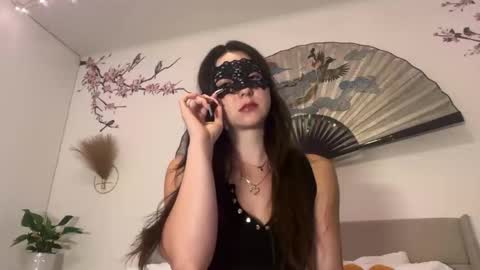 busy_bee69 online show from June 1, 2026, 4:36 am