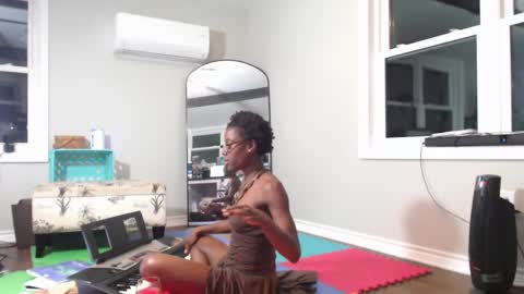 Goddess online show from September 29, 2025, 5:12 am