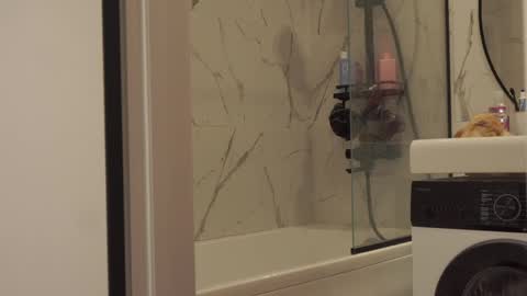 butteflai online show from April 1, 2026, 1:41 pm