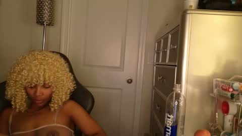 butterfly booty online show from December 21, 2025, 1:02 am