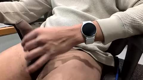 bwhatb online show from December 1, 2025, 8:03 pm