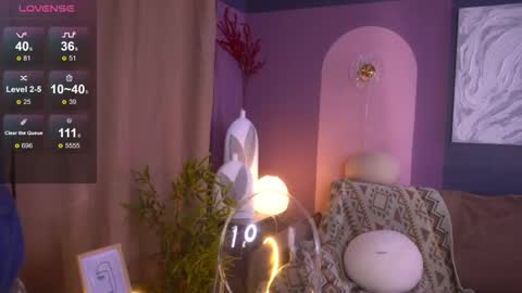 Kira online show from October 9, 2025, 3:43 pm