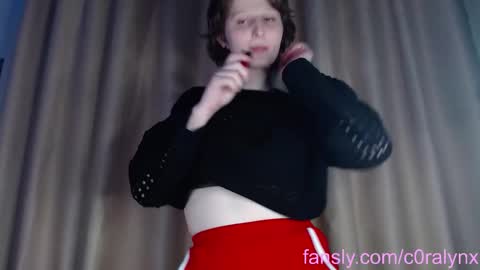 Snapshot of c0ralynx chatting on February 11, 2025, 8:10 pm C0ralynx online show from February 11, 2025, 8:10 pm