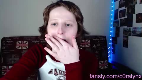 Snapshot of c0ralynx chatting on February 13, 2025, 2:01 am C0ralynx online show from February 13, 2025, 2:01 am