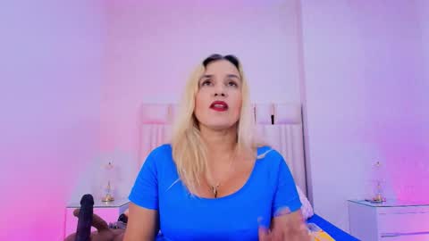 Snapshot of c_fox_ chatting on March 3, 2026, 3:01 am Carolina online show from March 3, 2026, 3:01 am