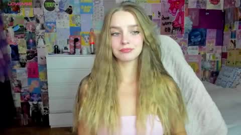 Snapshot of caaandy_girl chatting on September 25, 2025, 5:38 pm Emily online show from September 25, 2025, 5:38 pm