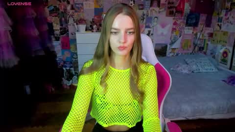 Snapshot of caaandy_girl chatting on October 8, 2025, 1:09 pm Emily online show from October 8, 2025, 1:09 pm