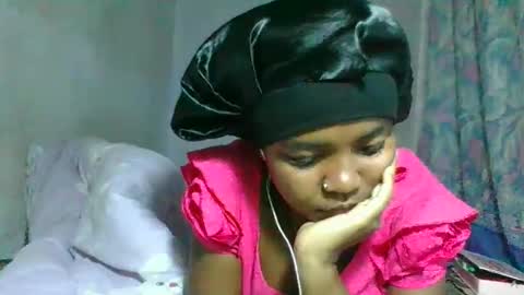 caella98 online show from April 17, 2026, 9:51 pm